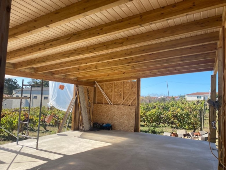Abrigo Exterior em madeira tratada